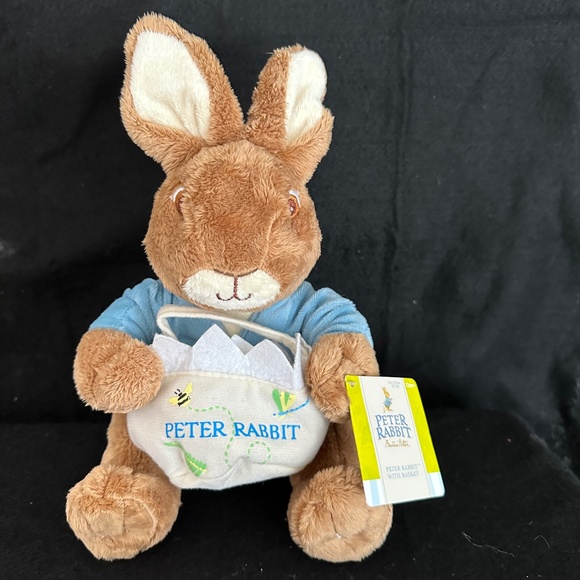 Beatrix Potter, 2012 Peter Rabbit Plush holding basket - Picture 1 of 9